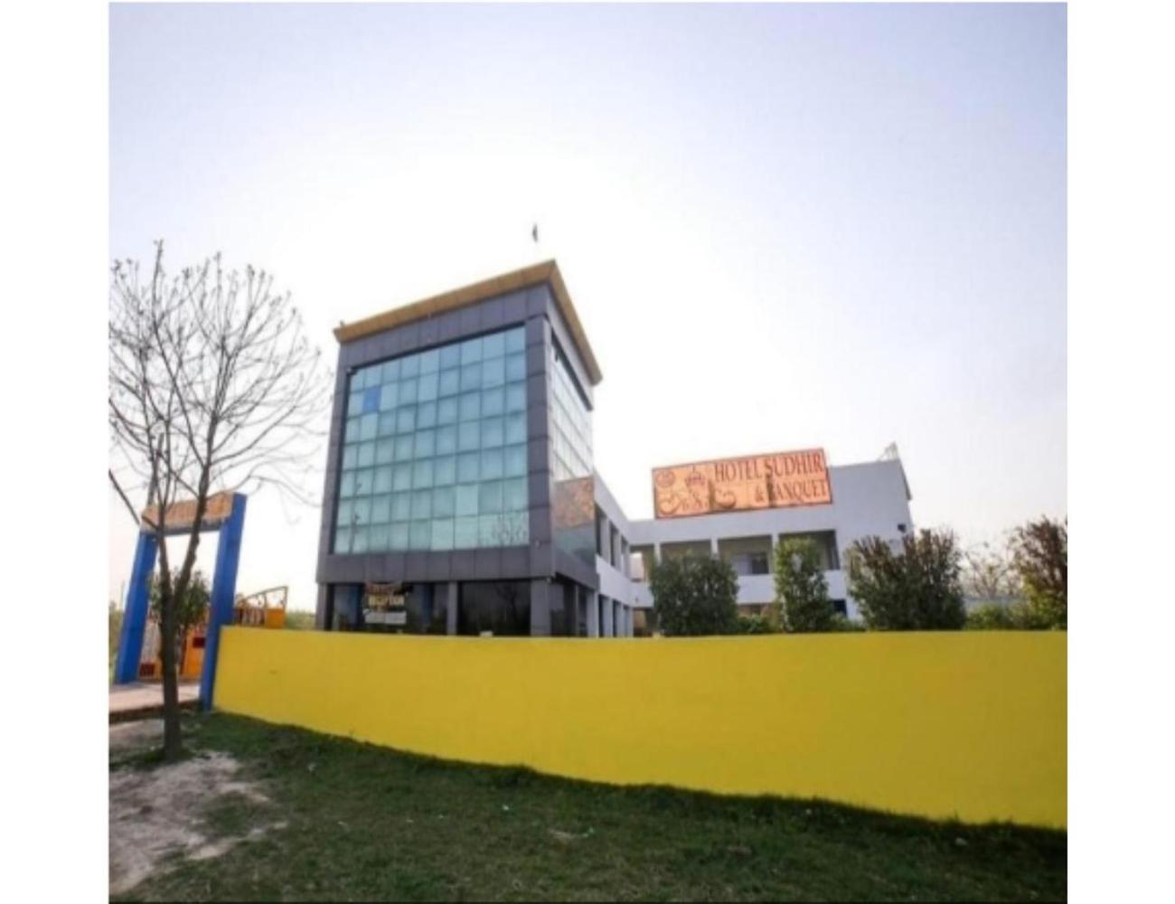 Sudhir Hotel & Banquet, Sonipat Exterior photo
